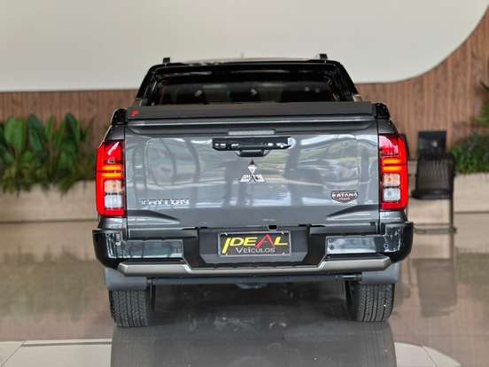 MITSUBISHI-TRITON-2.4 BITURBO DIESEL CD KATANA 4X4 AUTOMÁTICO MITSUBISHI-TRITON-2025