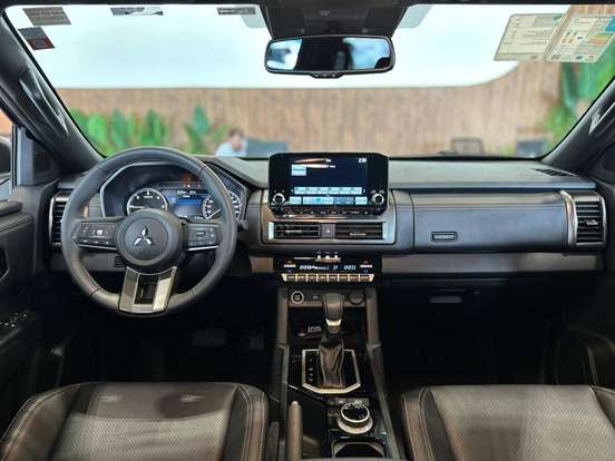 MITSUBISHI-TRITON-2.4 BITURBO DIESEL CD KATANA 4X4 AUTOMÁTICO MITSUBISHI-TRITON-2025