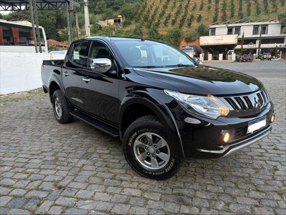 MITSUBISHI L200 TRITON 2.4 16V TURBO DIESEL SPORT HPE CD 4P 4X4 AUTOMÁTICO