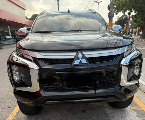 MITSUBISHI L200 TRITON 2.4 16V TURBO DIESEL SPORT HPE-S CD 4P 4X4 AUTOMÁTICO