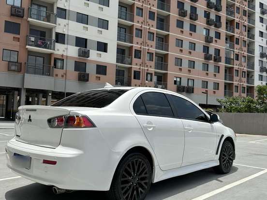 MITSUBISHI-LANCER-2.0 HL-T 16V GASOLINA 4P AUTOMÁTICO MITSUBISHI-LANCER-2018