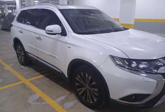 MITSUBISHI-OUTLANDER-2018