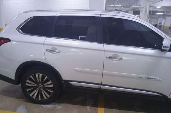 MITSUBISHI-OUTLANDER-2018