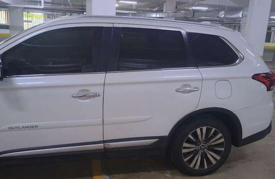 MITSUBISHI-OUTLANDER-2018