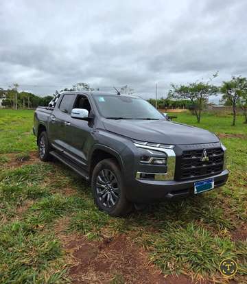 MITSUBISHI-TRITON-2025