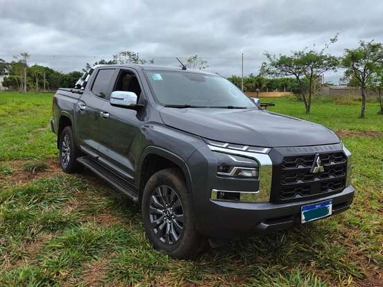 MITSUBISHI-TRITON-2.4 BITURBO DIESEL CD HPE 4X4 AUTOMÁTICO MITSUBISHI-TRITON-2025
