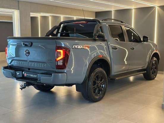 NISSAN-FRONTIER-2024