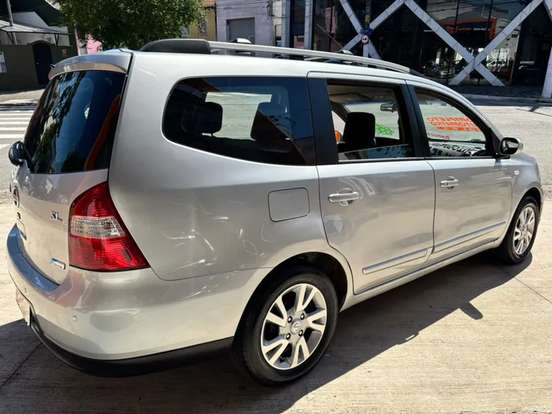 NISSAN-GRAND LIVINA-1.8 SL 16V FLEX 4P AUTOMÁTICO NISSAN-GRAND LIVINA-2012