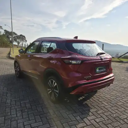 NISSAN-KICKS-2023