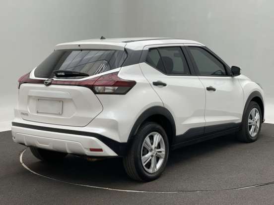 NISSAN-KICKS-2023