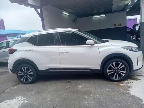 NISSAN-KICKS-2023