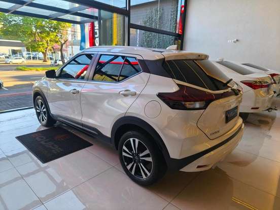NISSAN-KICKS-2023