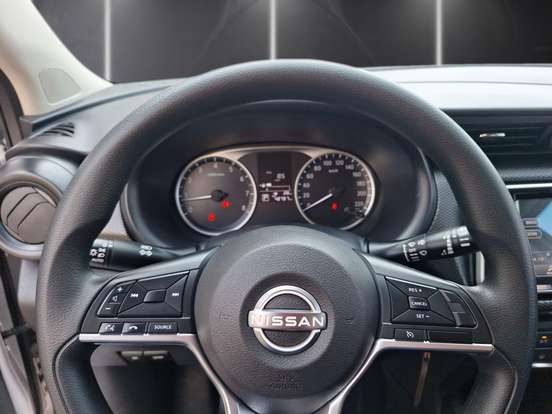 NISSAN-KICKS-2023