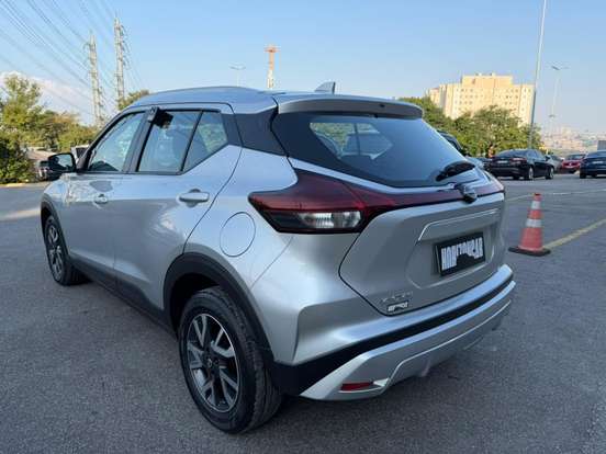 NISSAN-KICKS-2023