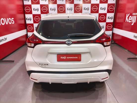NISSAN-KICKS-2023