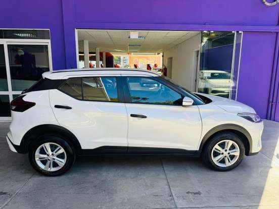 NISSAN-KICKS PLAY-2025