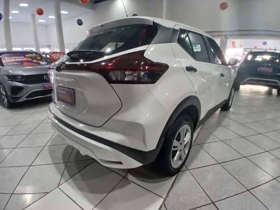 NISSAN-KICKS PLAY-2025