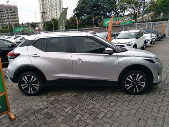 NISSAN-KICKS PLAY-2025