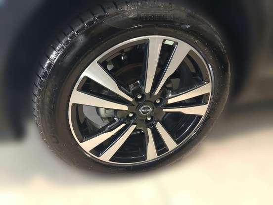 NISSAN-KICKS PLAY-2025