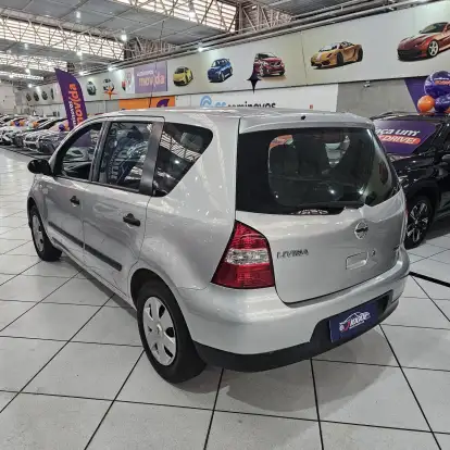 NISSAN-LIVINA-2009