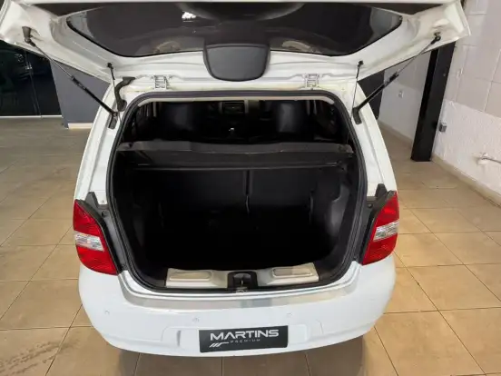 NISSAN-LIVINA-2011