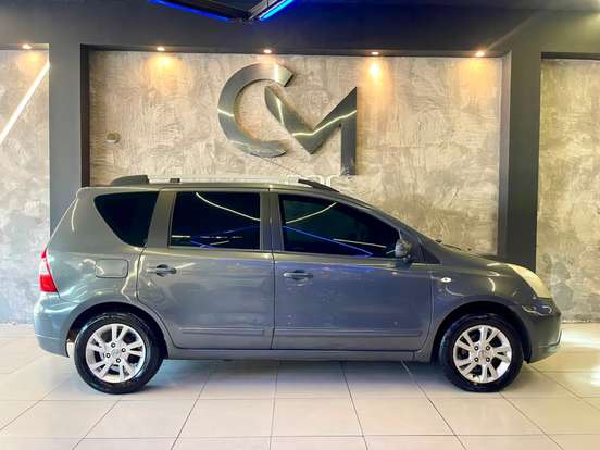 NISSAN-LIVINA-2013