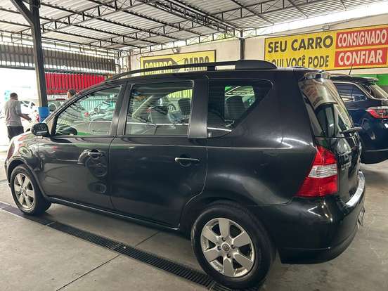 NISSAN-LIVINA-2011