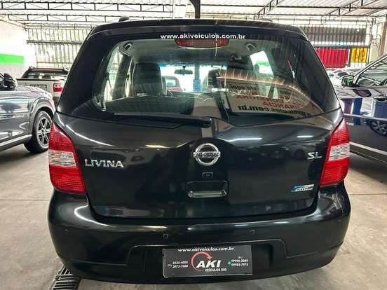 NISSAN-LIVINA-2011
