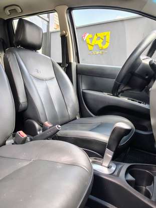 NISSAN-LIVINA-2011