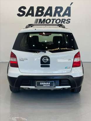 NISSAN-LIVINA-2012