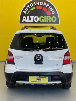NISSAN-LIVINA-2012