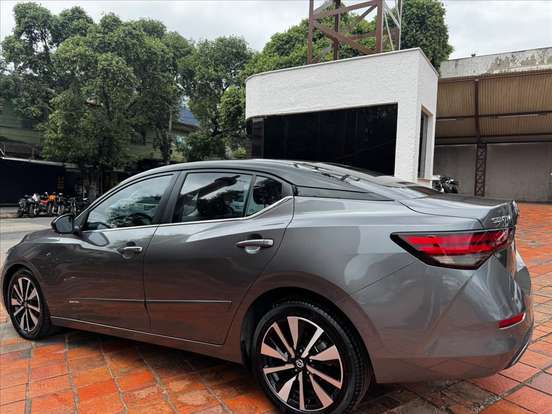 NISSAN-SENTRA-2023