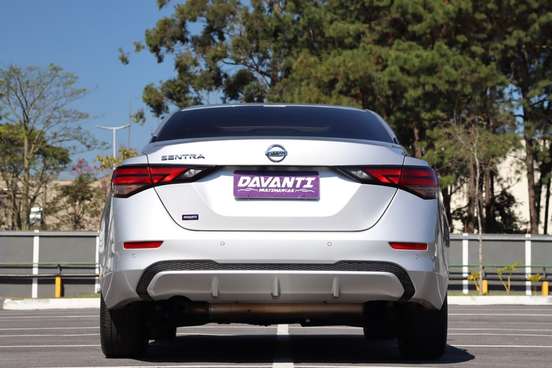NISSAN-SENTRA-2023