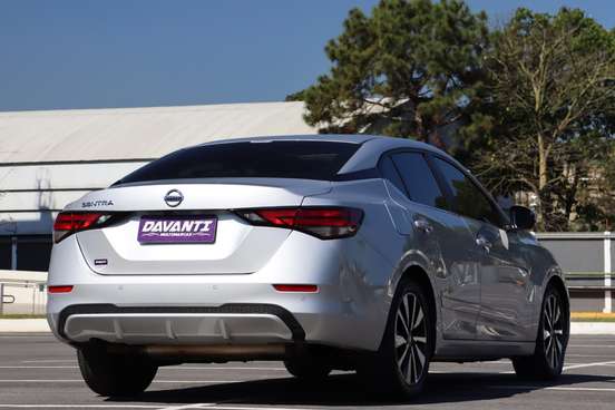 NISSAN-SENTRA-2023