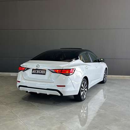 NISSAN-SENTRA-2023