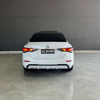 NISSAN-SENTRA-2023