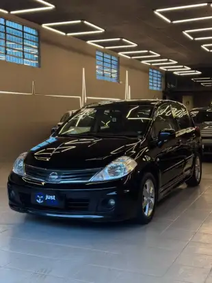 NISSAN-TIIDA-2011