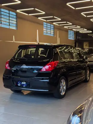 NISSAN-TIIDA-2011