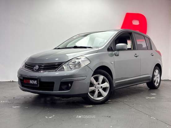 NISSAN-TIIDA-2011
