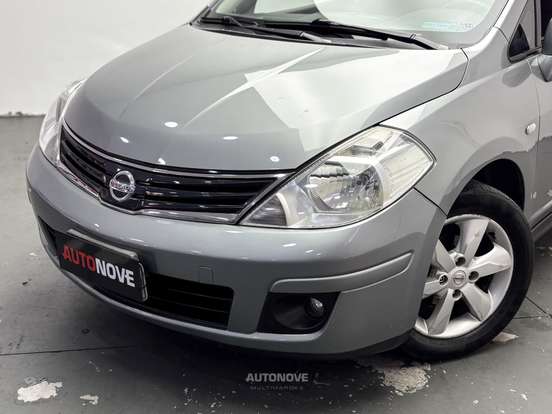 NISSAN-TIIDA-2011