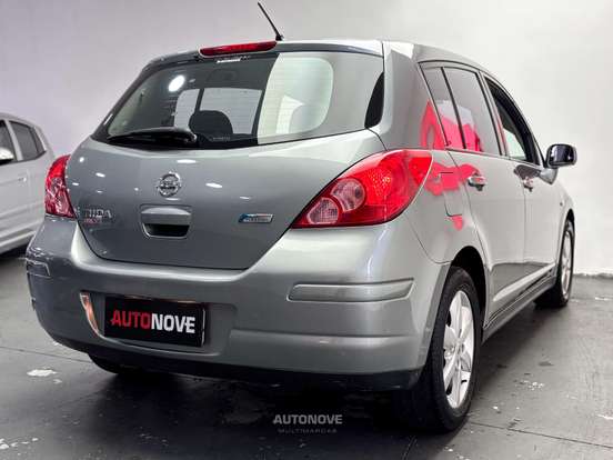 NISSAN-TIIDA-2011