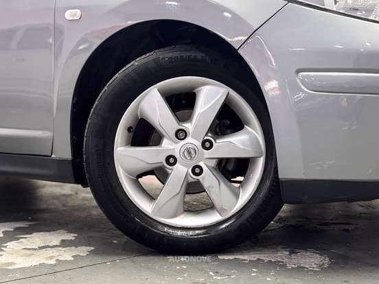 NISSAN-TIIDA-2011