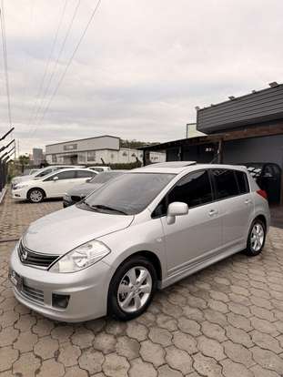 NISSAN-TIIDA-2011