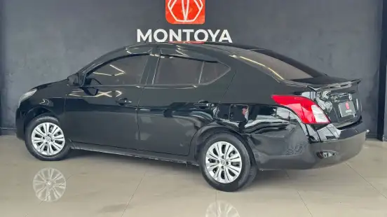 NISSAN-VERSA-2018