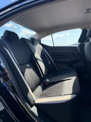 NISSAN-VERSA-2021
