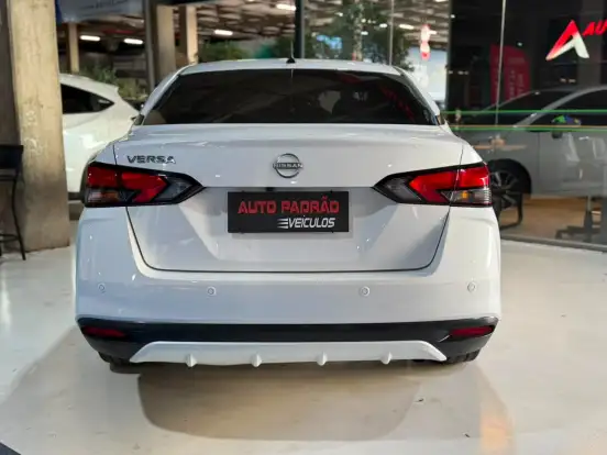 NISSAN-VERSA-2024