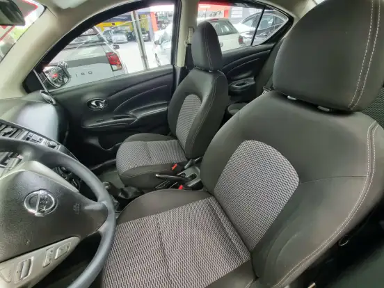 NISSAN-VERSA-2015
