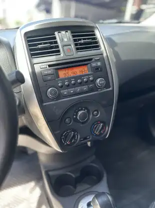 NISSAN-VERSA-2017
