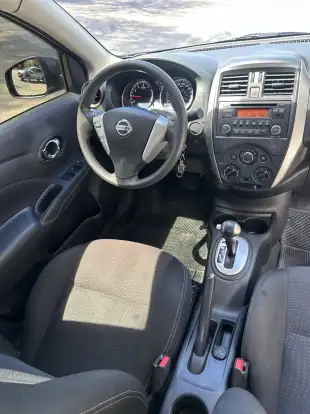 NISSAN-VERSA-2017