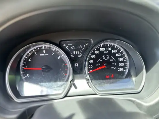 NISSAN-VERSA-2017